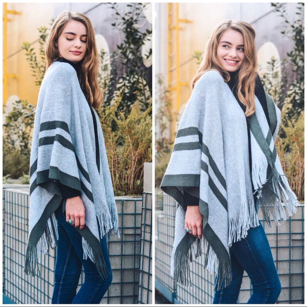 1 LEFT SALE‼️Layla Fringed Ruana - Picture 3 of 6